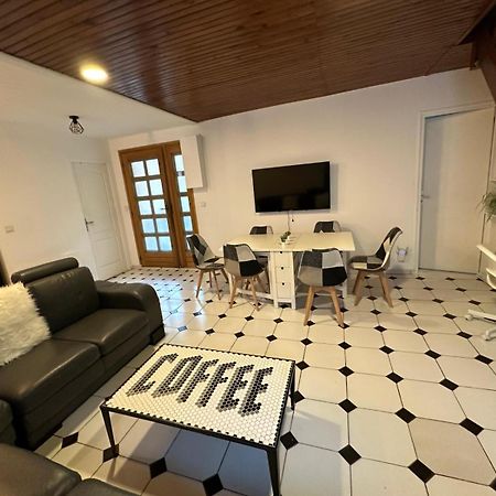 Agreable Appartement Dans Une Maison แซงต์-เดอนี ภายนอก รูปภาพ