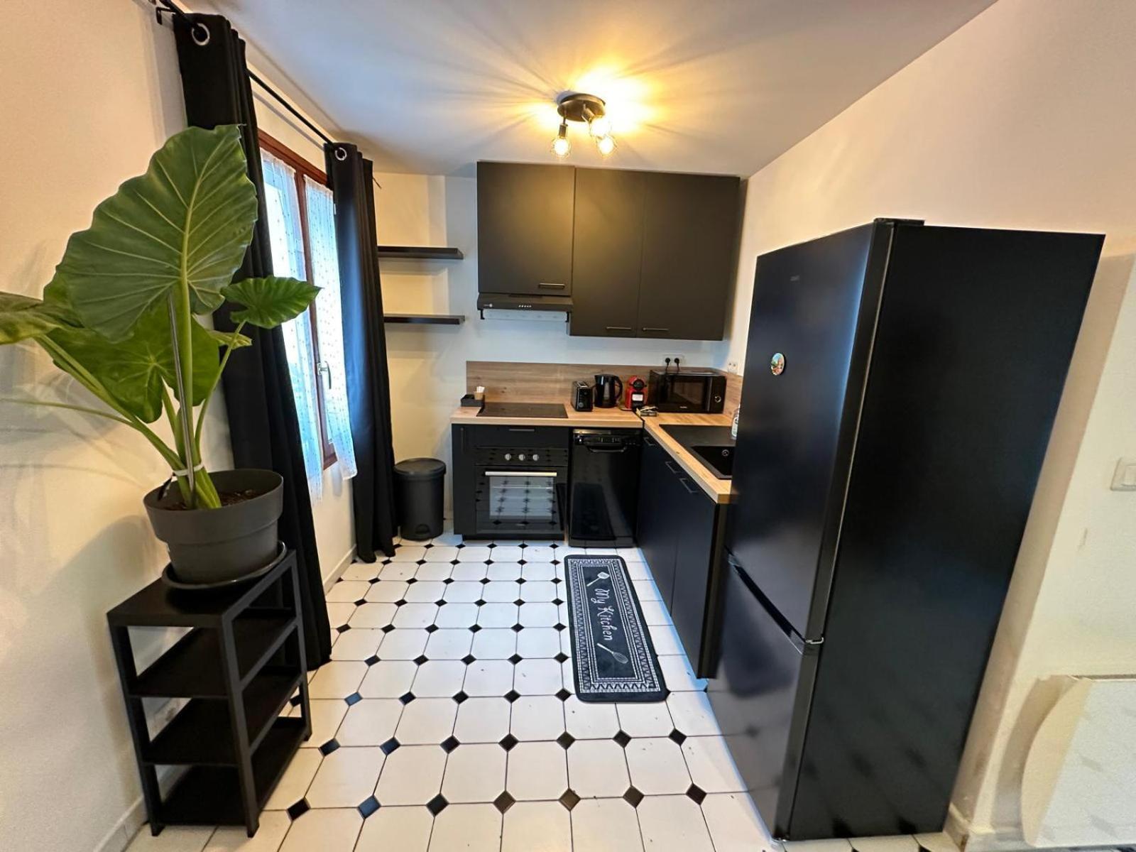 Agreable Appartement Dans Une Maison แซงต์-เดอนี ภายนอก รูปภาพ
